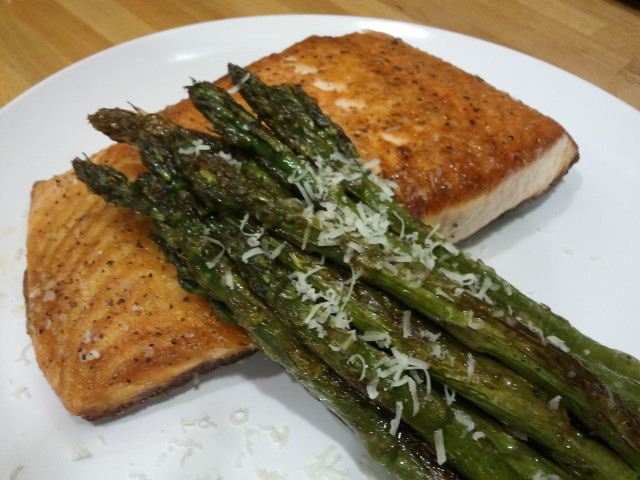 Gluten Free Seared Salmon and Asparagus